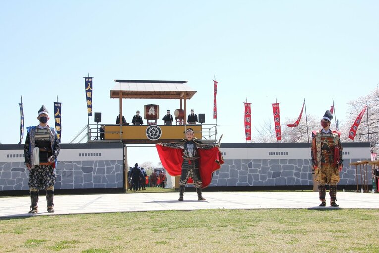 藤井聡太竜王「大変参考になったで“ござる”」初出演した《人間将棋》を現地取材… 観る将マンガ家が超楽しんで描いてみた(87)