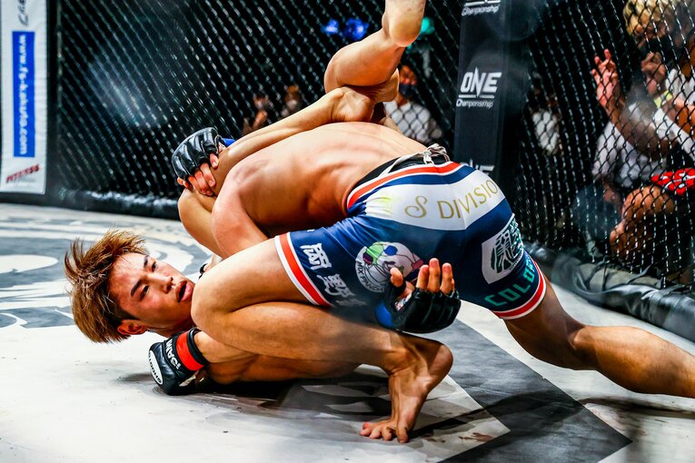 2021年7月4日、鮮やかな三角絞めで修斗世界フライ級王者に輝いた　©Susumu Nagao