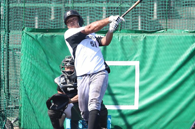 キャンプで好調ぶりをアピールした山口航輝。豪快な一打を見たファンたちから早くも期待の声が上がっている ／ photograph by JIJI PRESS