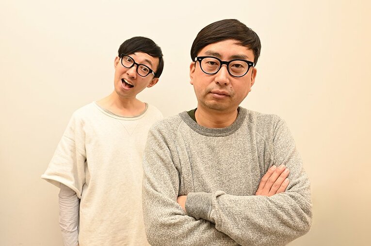 おいでやす小田（右、ツッコミ担当、42歳）とこがけん（ボケ担当、42歳） ／ photograph by Keiji Ishikawa