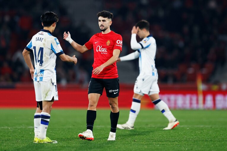 「みんなクボを気に入ってるんだ」傷心アジア杯から中2日スペイン復帰戦、久保建英は古巣の仲間に挨拶を…カメラマンが見た“気迫と品格”(11)