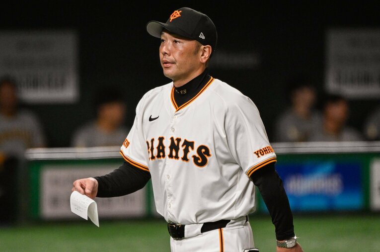 打てる捕手として首位打者や打点王も獲得した巨人・阿部慎之助監督が課す正捕手へのハードルは高い？ ／ photograph by Nanae Suzuki