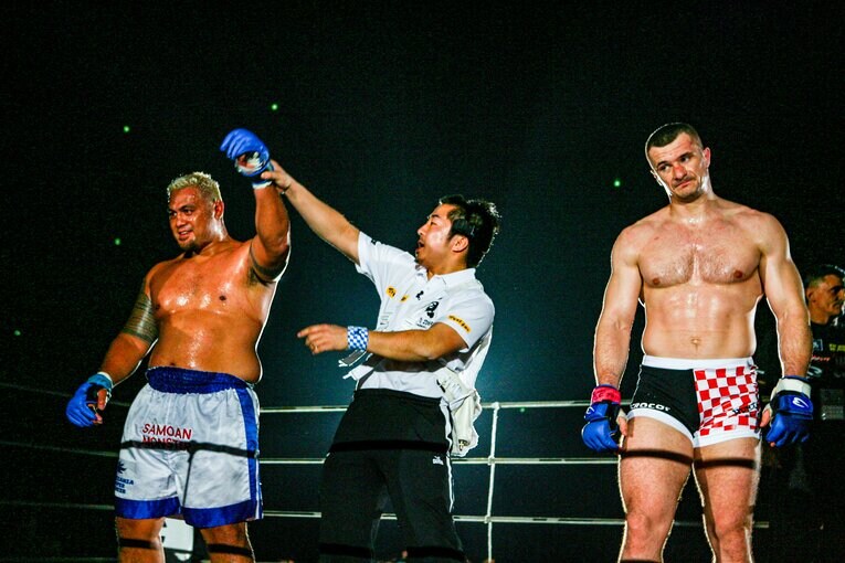 マーク・ハントは前年のシウバに続き、ミルコも撃破