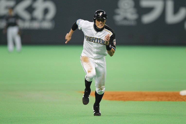 日本ハムで投手から野手に転向し、大きく開花した糸井だったが　©Tamon Matsuzono