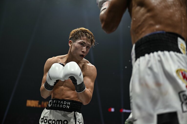 識者たちを唸らせる完璧なアウトボクシングを披露した井上尚弥　©︎Hiroaki Finito Yamaguchi