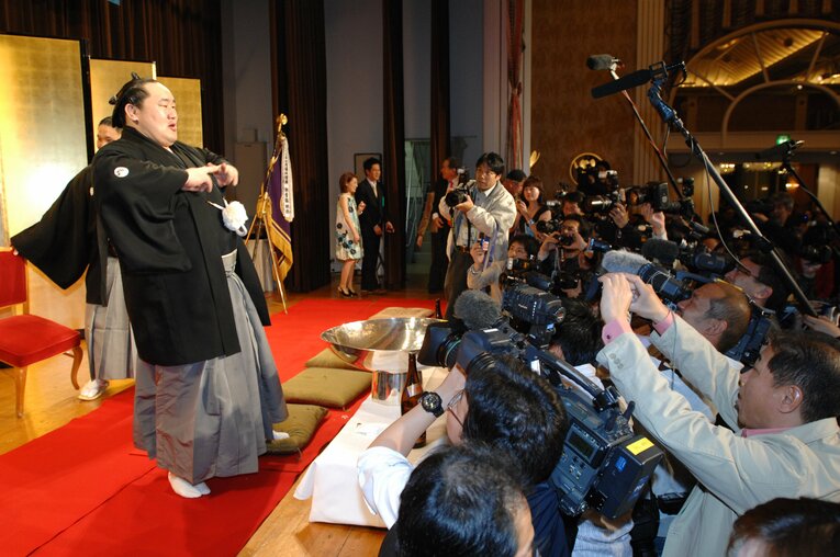 優勝後の大はしゃぎ（全13枚の13枚目）　©BUNGEISHUNJU