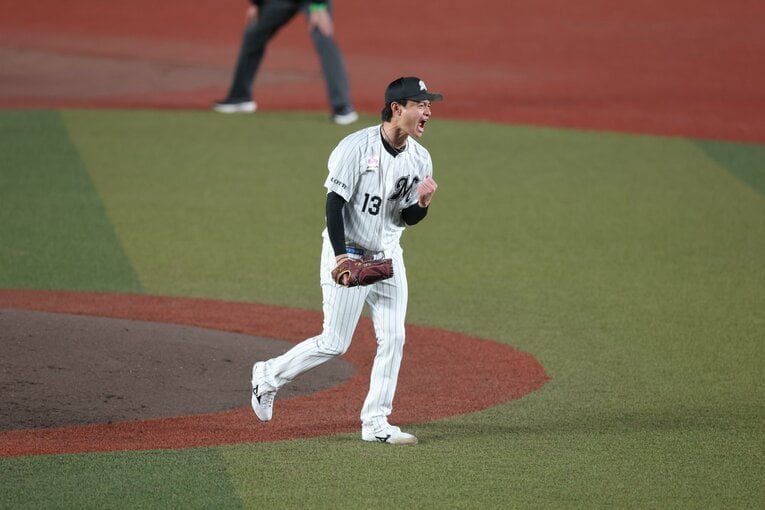 開幕投手に大抜擢で初白星を挙げた毛利海大投手　©Chiba Lotte Marines