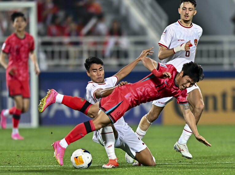 韓国選手相手にもハードなデュエルを辞さないなど、インドネシアの逞しさを感じさせる一戦だった　©Getty Images