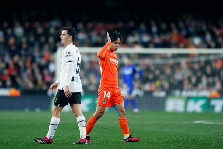 〈久保建英ソシエダ月間MVP〉敵地で憎まれるのは名が知れた証拠だが…「クボへの徹底マーク」と“1枚も撮れなかったシーン”とは(30)