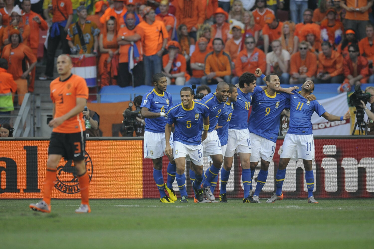 南アフリカW杯オランダ戦、ブラジルは幸先よく先制点を取ったのだが……　©Takuya Sugiyama/JMPA