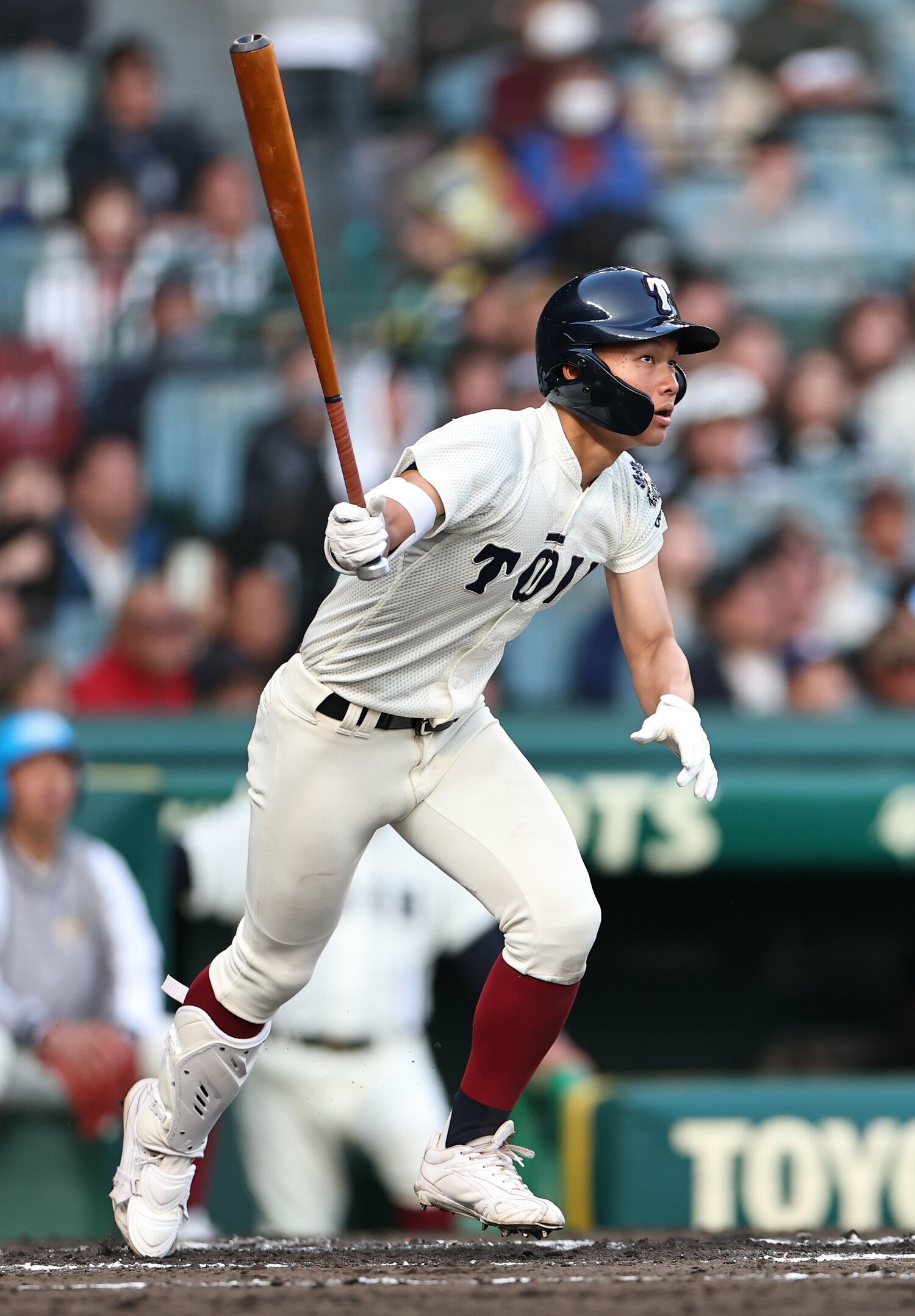 センバツ準々決勝の英明戦。ソロホームランを放った大阪桐蔭・谷渕瑛仁。グリップエンドがまるで鉄アレイのようなバットだった ©JIJI PRESS