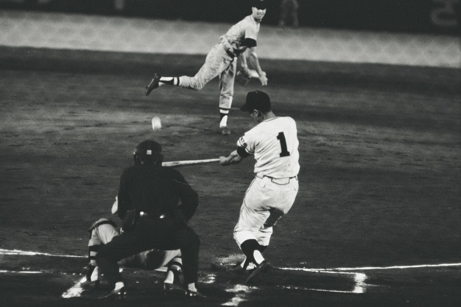 王貞治の現役時代のスイング　©︎BUNGEI SHUNJU