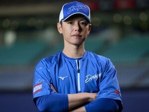 中日・根尾昂が悩む姿「400～500球を2日連続で…」「これは止めないとダメだ」ドラゴンズ浅尾拓也コーチ40歳が明かす「投手転向、根尾との3年間」