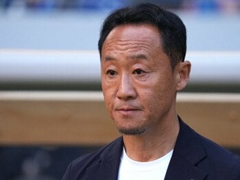 黒田剛監督の“引き締め”で首位返り咲き…町田ゼルビアの「プレーが荒い」は真実か？ むしろ注目したい“本当の強み”「スペクタクルはないが…」＜Number Web＞ photograph by Etsuo Hara/Getty Images