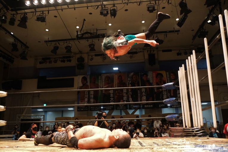 デスマッチファイター・ドリューは血がドクドク流れても試合を止めなかった 「ケガある、傷ある。でもやる。大好きだから」(22)