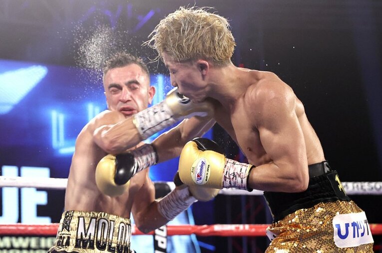 ジェイソン・モロニーを沈めた井上尚弥の右ストレート。”神の左”と恐れられた元世界王者・山中慎介が驚嘆したあるシーンとは？ ／ photograph by Getty Images