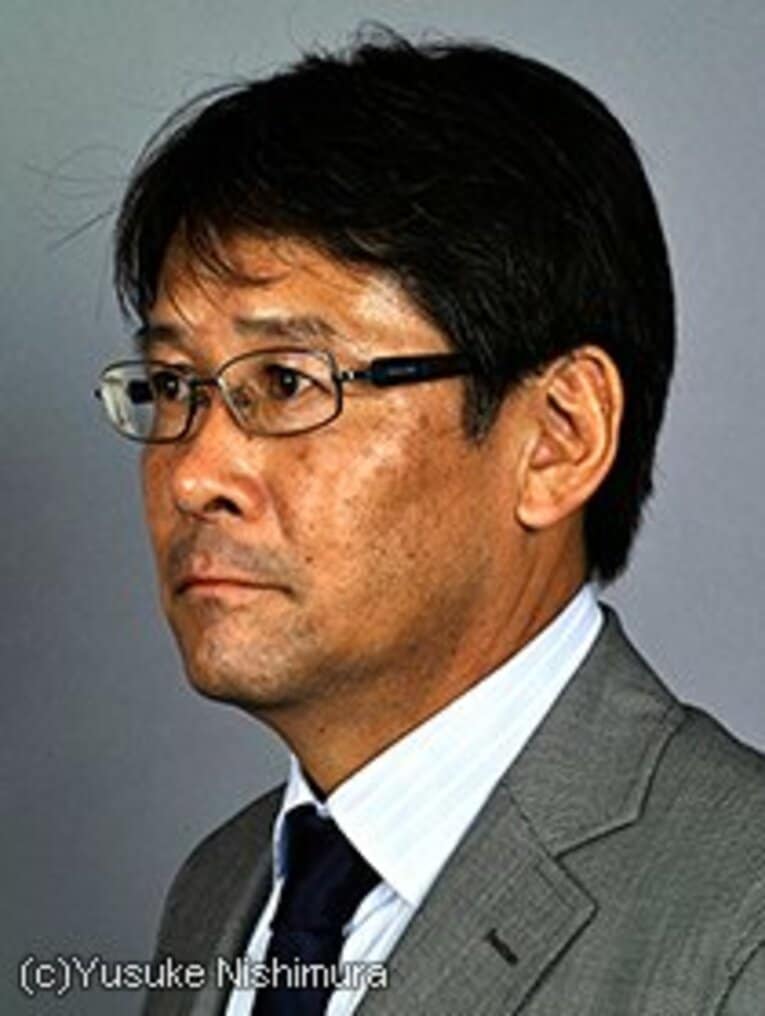 関塚隆　Takashi Sekizuka
1960年10月26日、千葉県生まれ。2004年に川崎フロンターレの監督に就任し、J1昇格を果たす。'10年にU-21代表監督となり、'12年ロンドン五輪では44年ぶりのベスト4に入った。7月にJ2千葉の監督に就任した。