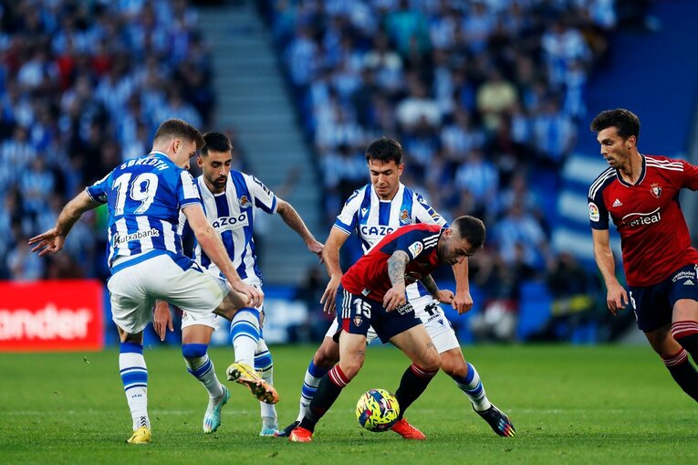 「TAKE 14」ユニ少年の期待に応えて…前髪イメチェン久保建英のW杯後ソシエダ初戦「ゴールへの気迫＋守備」を撮った〈写真多数〉(23)