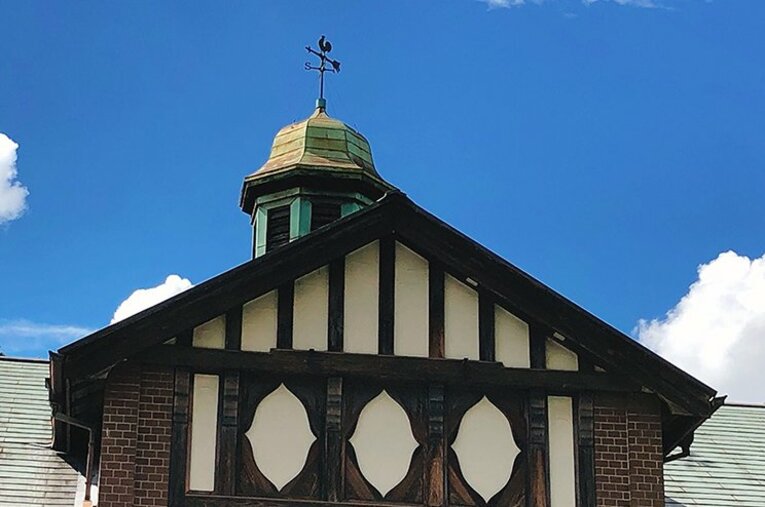 ついに取り壊し、原宿駅の木造駅舎はどうなるのか？ オリンピックに翻弄された若者の聖地の過去と今(3)