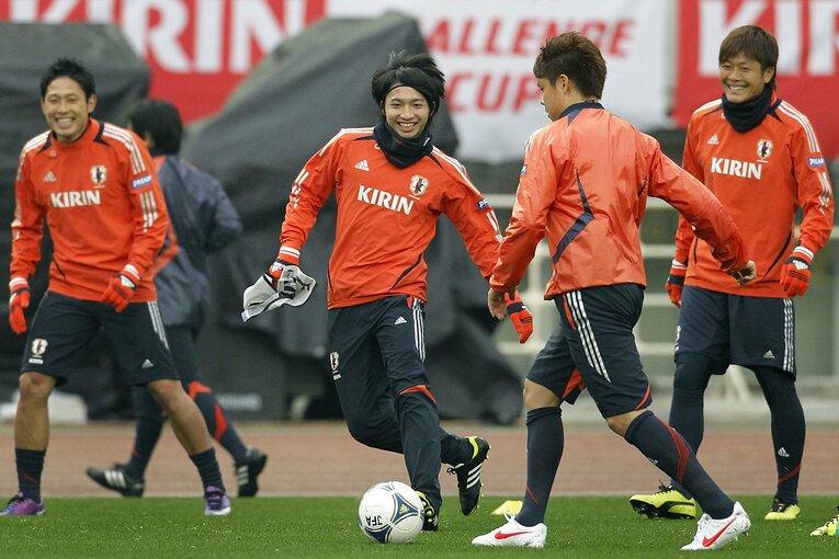 柴崎が初めて日本代表に選出されたのは10年前、19歳のとき。2012年2月のアイスランド戦だった。その後、2014年8月、ベネズエラ戦でデビュー　©Getty Images