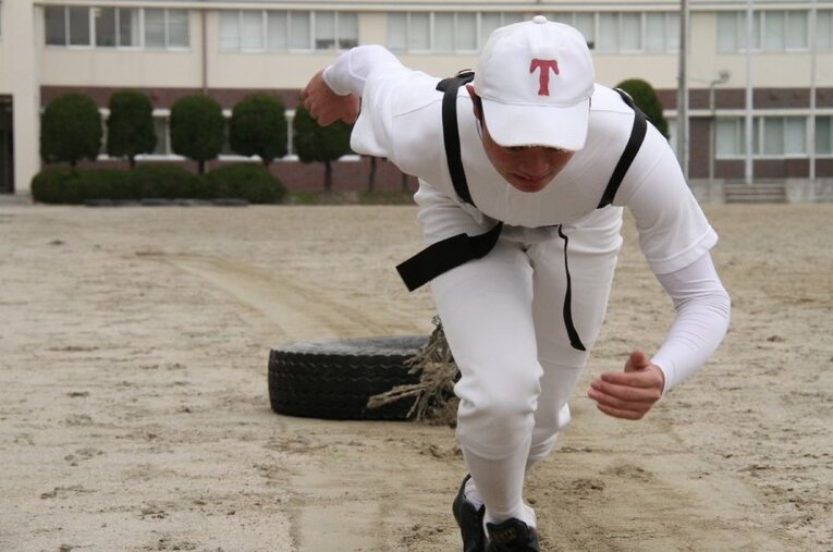 東筑野球部の練習メニューに走り込みはない。が、生徒たちが意欲的に体力トレを選択していく（2019年撮影） ／ photograph by Yuki Kashimoto