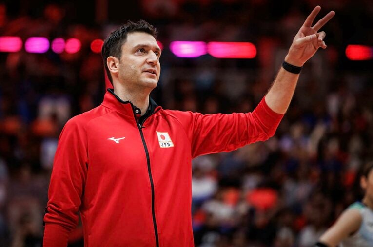 フェルハト・アクバシュ監督（2025年世界選手権・タイ戦）　©︎Volleyball World