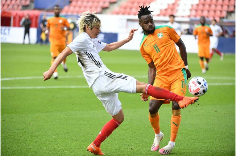 連係不足は“想定内” 19歳久保建英が森保Jで見せた「身体能力差を埋める」クレバーな技術(51) ／ photograph by JFA