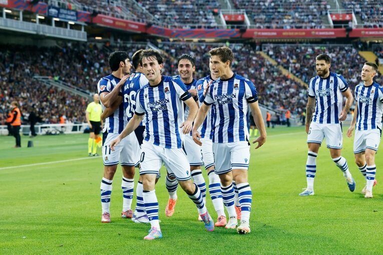 「痛いままやっても…」久保建英が休養決断バルサ戦の事実は“クロスバー直撃”だけでない「ベンチにも姿はなく」「ヤマルも代表戦でケガしたが」(4)