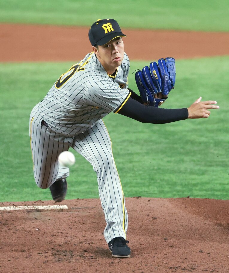 前半戦に勝利数を伸ばした青柳だが、後半戦に入ってややペースが落ちた　©JIJI PRESS