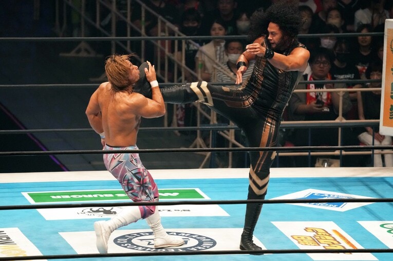 ヒクレオのキックが海野翔太に炸裂する