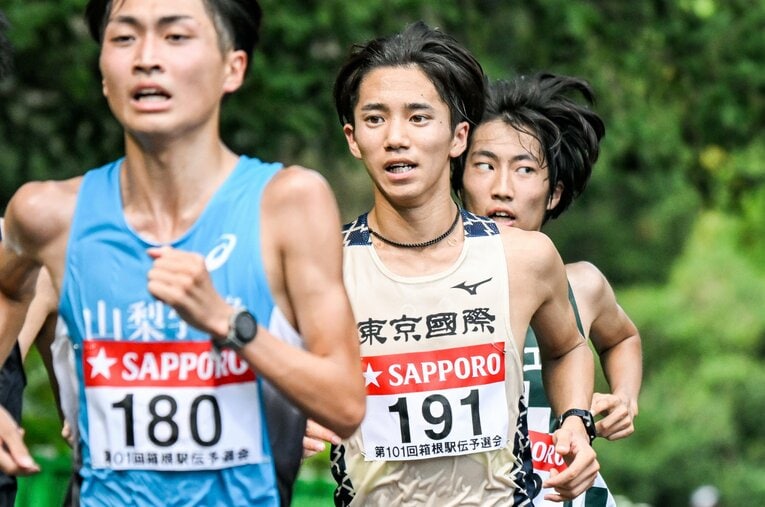 第101回箱根駅伝の予選会でチーム4番目のタイムを記録し、復調を示した菅野裕二郎（中央）　©Yuki Suenaga