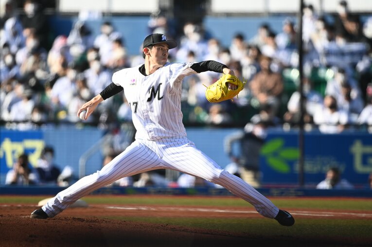プロ2年目の2021年、CSで先発するロッテ・佐々木朗希　©Naoya Sanuki