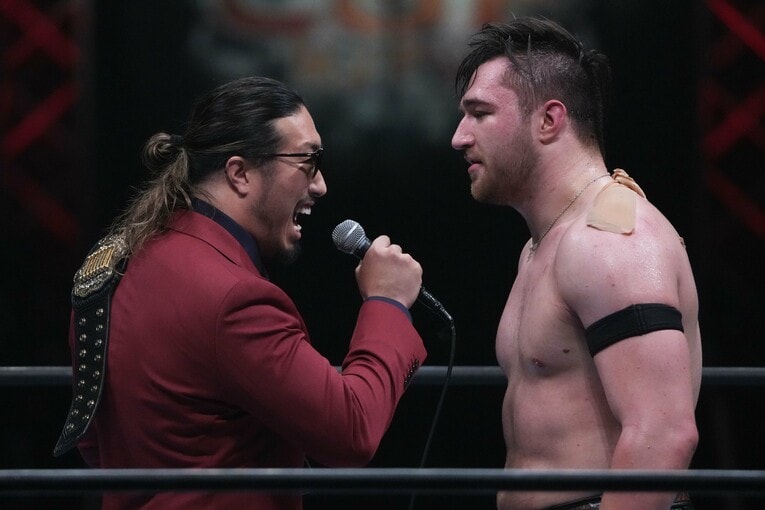 「覚悟はいいか」とカラム・ニューマンに叫ぶ辻陽太　©Essei Hara