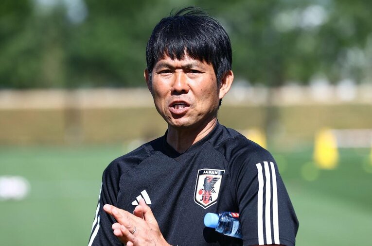 森保一監督（55歳）。2期連続で日本代表監督として指揮を執る ／ photograph by JFA／AFLO