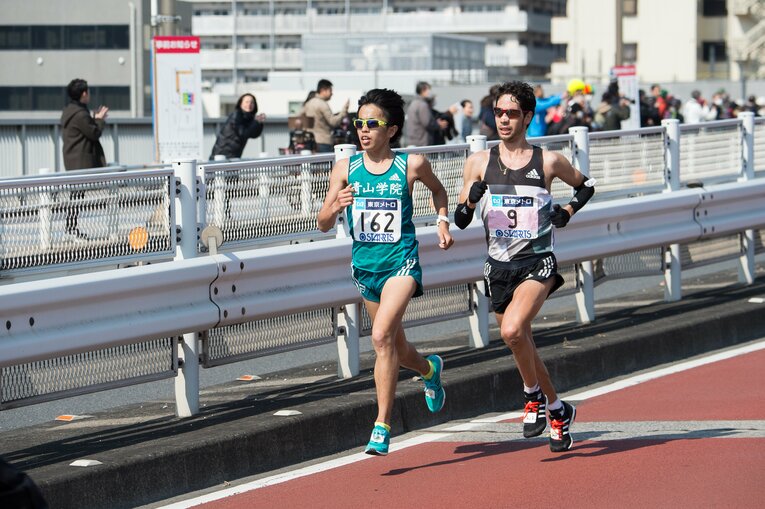 2016年、東京マラソンを走る青学大時代の下田裕太　©Nanae Suzuki