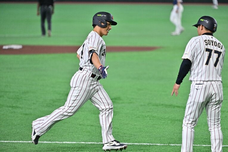 吉田正尚にも一発が！　©️Hideki Sugiyama