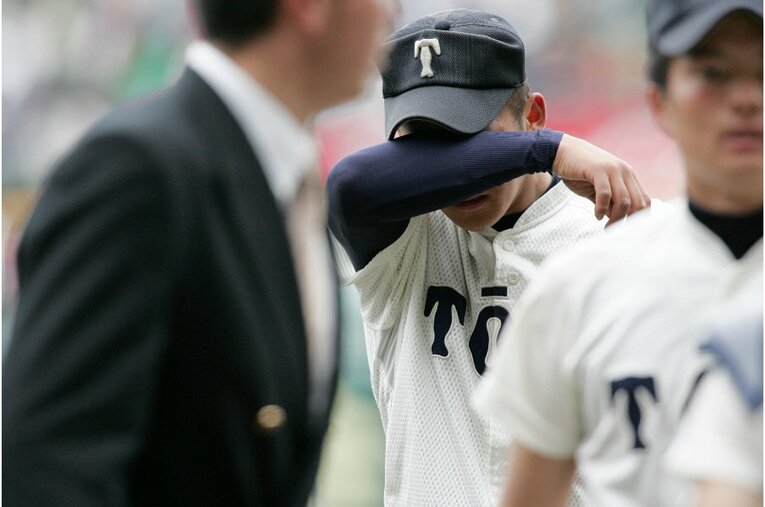 負けて泣く中田翔©Tamon Mazuzono