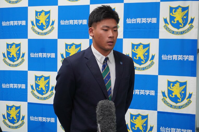 同じく指名漏れの後、囲み取材に応じた高田庵冬「ドラ1で入るという目標ができた」