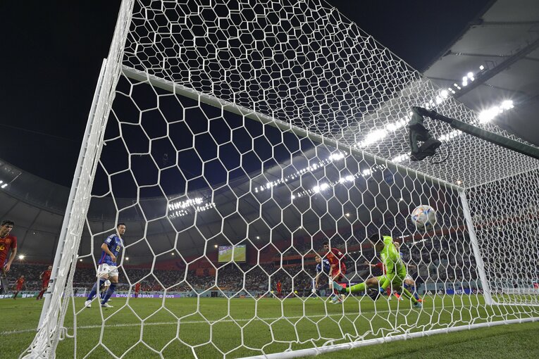 スペイン戦、モラタにゴールを決められる権田。スペイン戦はこの1失点のみにおさえた　©Koki Nagahama／JMPA