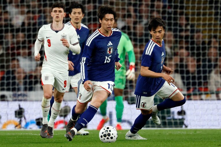 イングランド戦で躍動した鎌田大地と三笘薫 ／ photograph by AFLO