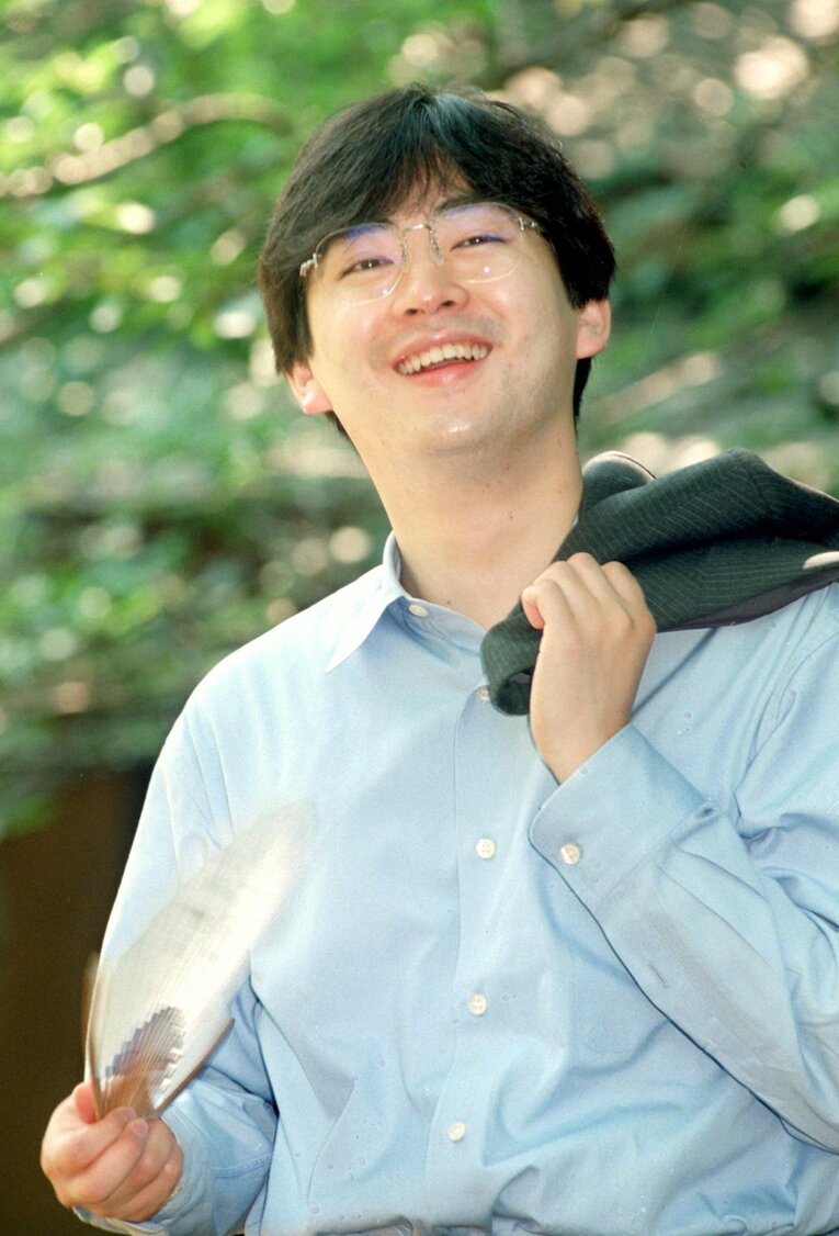 98年、棋聖獲得時の郷田　©Sankei Shimbun