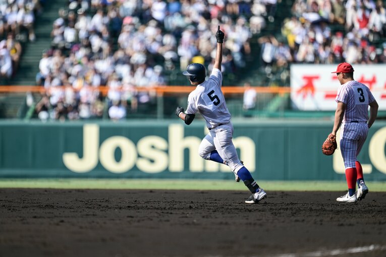 今夏の甲子園では2試合連発を含む打率4割、5打点と活躍した森田。チームは3回戦で仙台育英に敗れた　©Nanae Suzuki