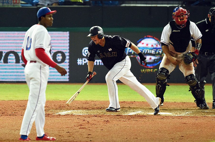 中田翔のバットと言葉が日本を救った Wbc王者ドミニカ戦は堅守で辛勝 侍ジャパン プロ野球 Number Web ナンバー