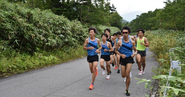 帝京大学駅伝部、ナゾの“はっぴ組”とは? 「布団の上げ下ろし、食事の配膳もする」“バイト”ランナー