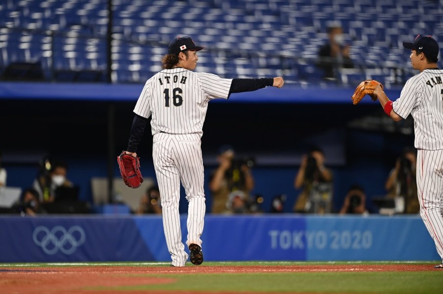 <侍ジャパン>ルーキー伊藤&栗林が躍動! 韓国戦“勝利の流れ”を作ったリリーフ陣…オールプロ“3度目の挑戦”で悲願の金メダルへ<Number Web> photograph by Naoya Sanuki/JMPA