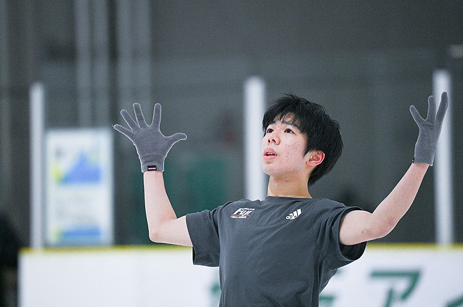鍵山優真にではなく「自分に勝つ」 伸びしろ満載の佐藤駿、計画的練習と無良崇人からの言葉<Number Web> photograph by Asami Enomoto