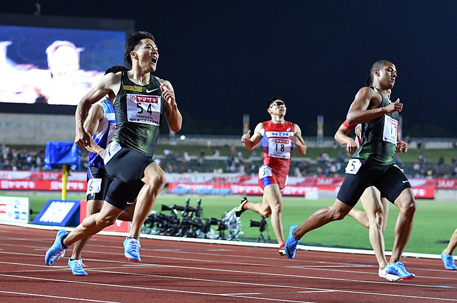 男子100m、日本選手権での充実ぶり。「できない」という固定観念の打破。＜Number Web＞ photograph by AFLO