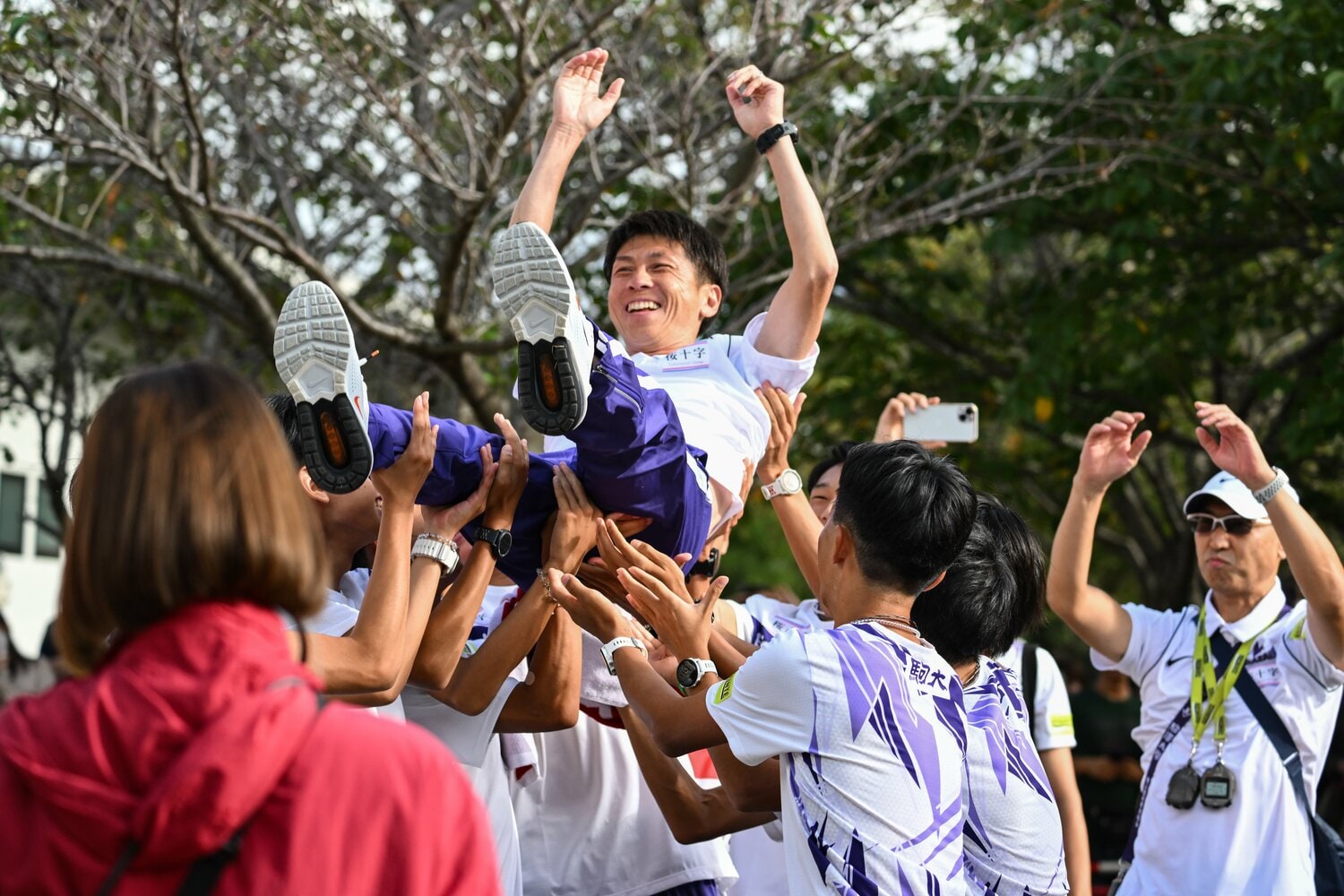 胴上げされる藤田監督　©Nanae Suzuki