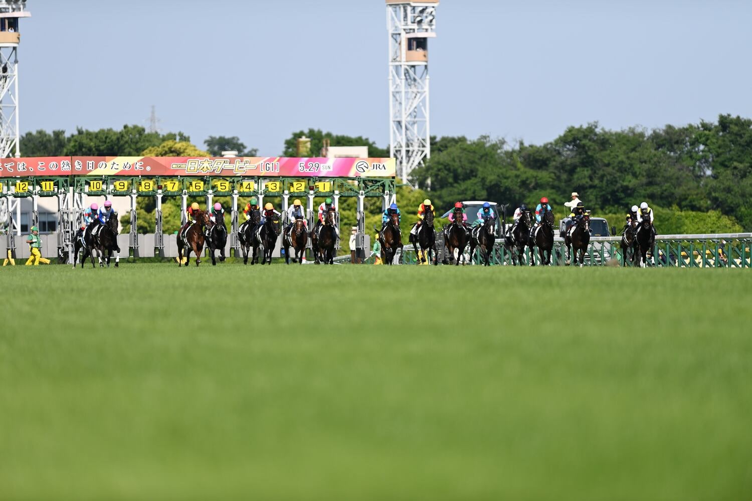 日本ダービー発走の瞬間　©Keiji Ishikawa