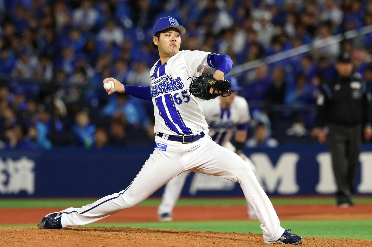 7年目でついにブレイクか「高卒育成ドラフトの星」DeNA宮城滝太24歳は初体験する一軍のハードな日常に奮闘中「計画性より“鈍感力”で」<Number Web> photograph by JIJI PRESS